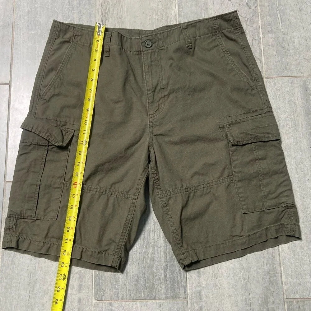 Old Navy Cotton Cargo Shorts Green Size 36